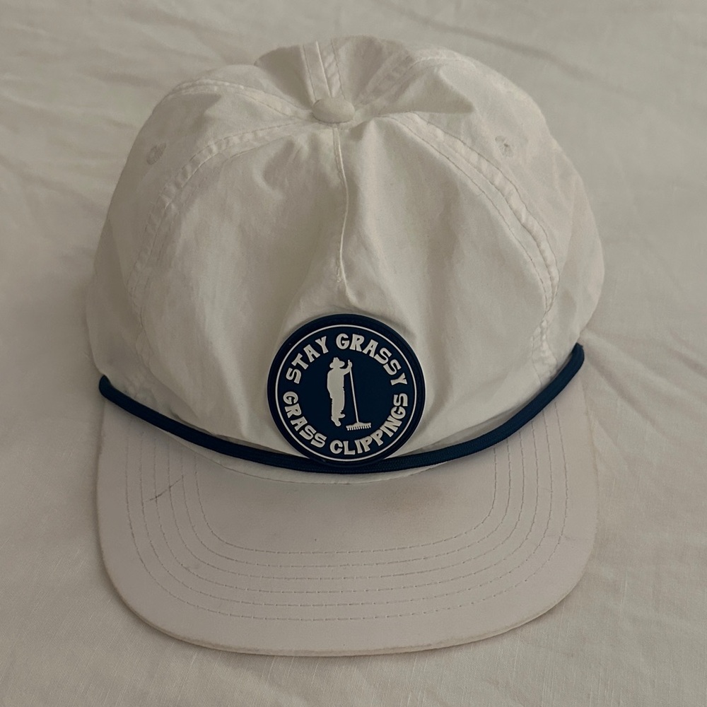 Stay Grassy grass clippings hat